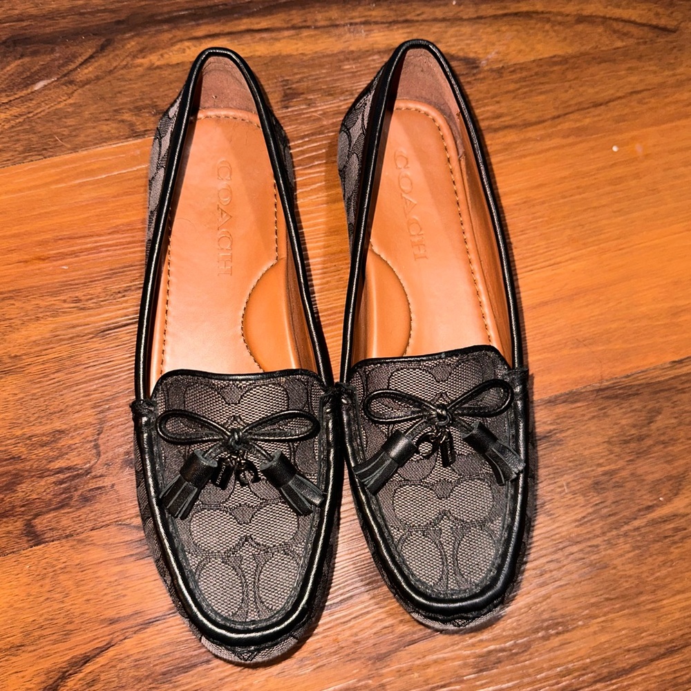 Coach Moria loafer. Women’s size 6.5
